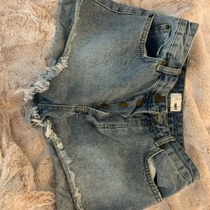 Amuse Society Jean Shorts size 27
